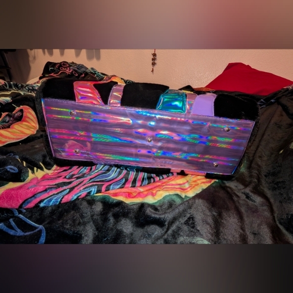 Holographic Mushroom Faux Fur Weekender (Current Mood) - Picture 5 of 7
